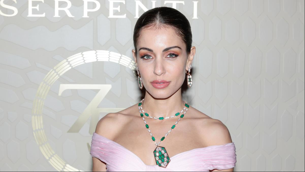 Hiba Abouk ya no es así: El cambio radical de la actriz desde su debut en El Príncipe hasta su relación sentimental con Antonio Revilla