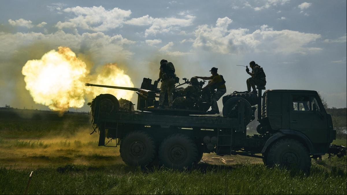 Hungría cumple su amenaza y veta el nuevo desembolso de envío de armas a Ucrania