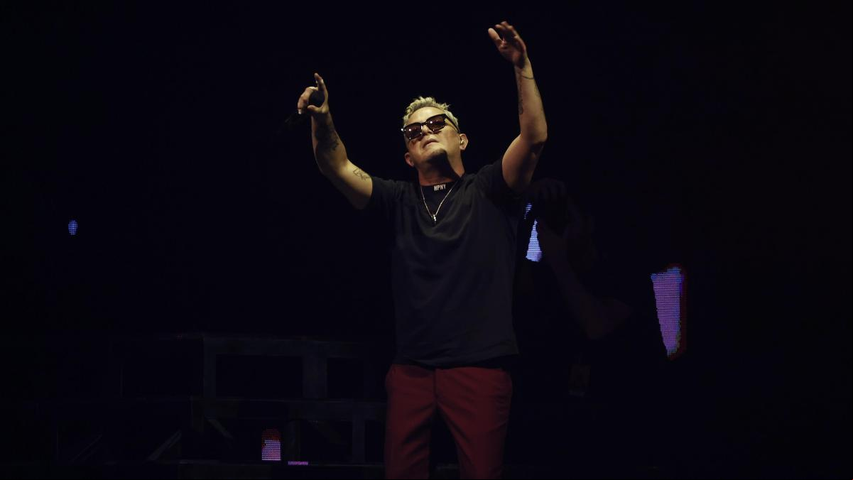 Alejandro Sanz arranca su gira en uno de sus peores momentos personales: desde este agujero que tengo aquí en el pecho...