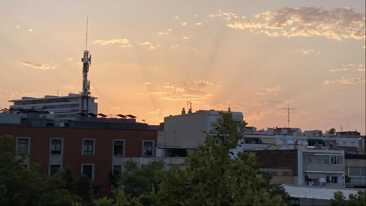 El encanto urbano del amanecer de Barcelona