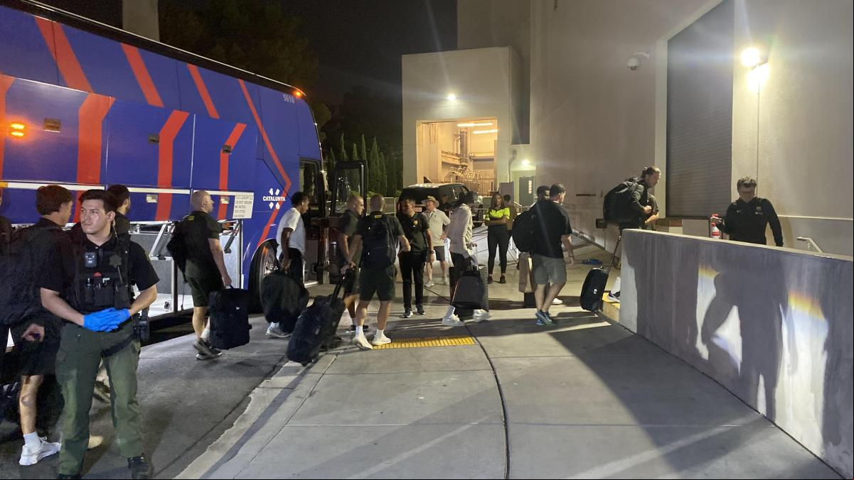 Dembélé, serio y sin entrenar a su llegada a Las Vegas