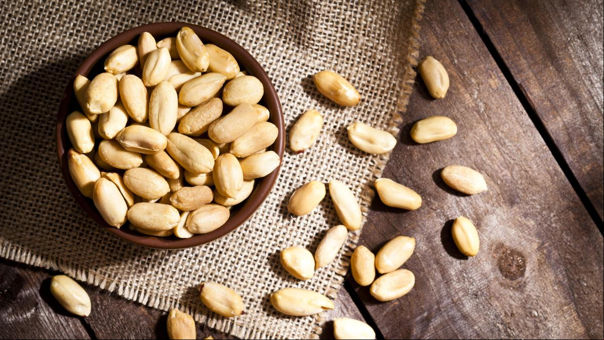 ¿Pueden los niños comer cacahuetes en sus primeros años de vida? Esto responde un pediatra