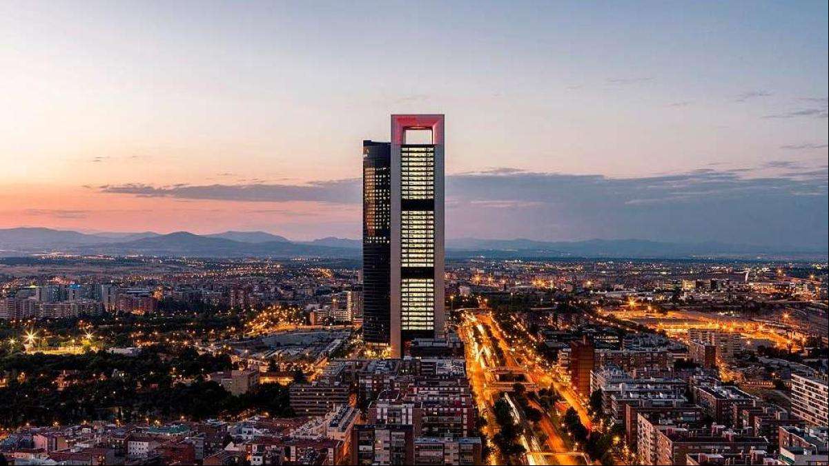 Petróleo Árabe S.A.: así intensifican Arabia Saudí, Abu Dabi y Qatar sus inversiones en España