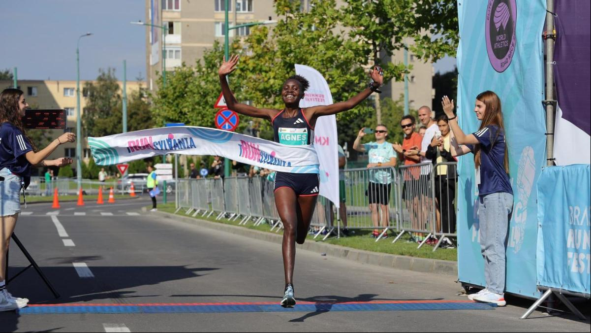 La keniana Ngetich bate el récord mundial femenino de 10km