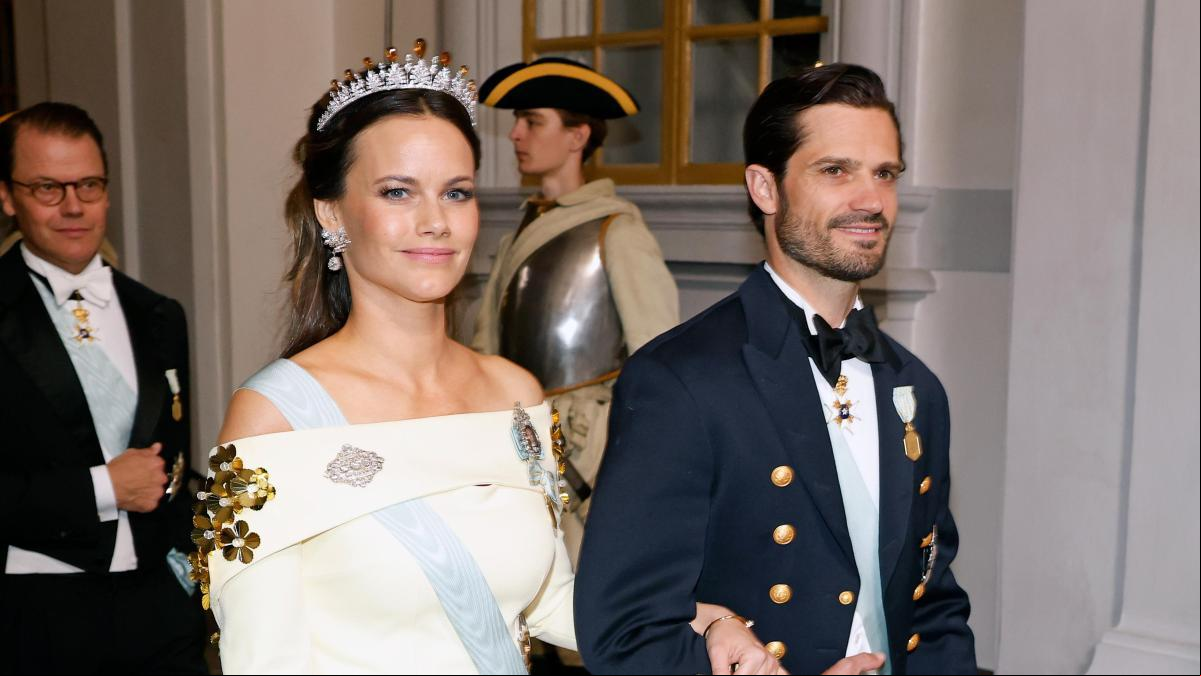 Vestidos reciclados y tiaras millonarias: los vestidos de la gran fiesta de Carlos Gustavo de Suecia