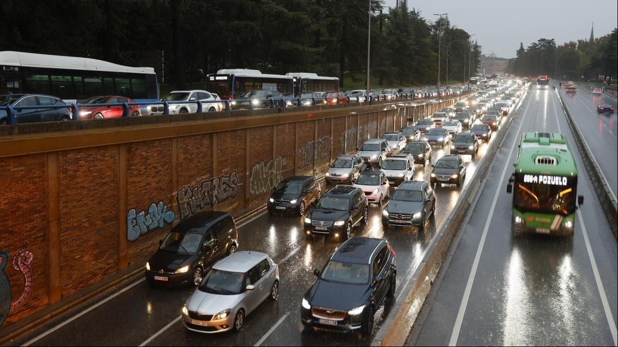 La lluvia provoca varios accidente en Madrid