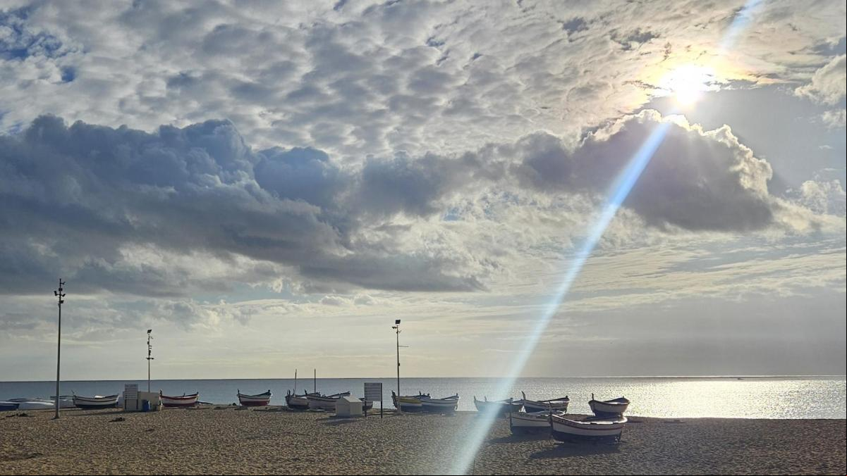 El gran rayo de sol de la playa de Calella