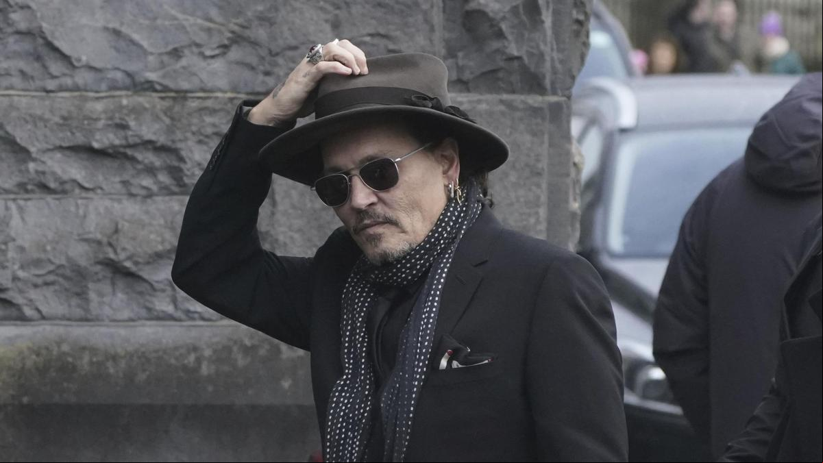 Johnny Depp, Bono o Nick Kave, abatidos en el funeral del cantante Shane MacGowan