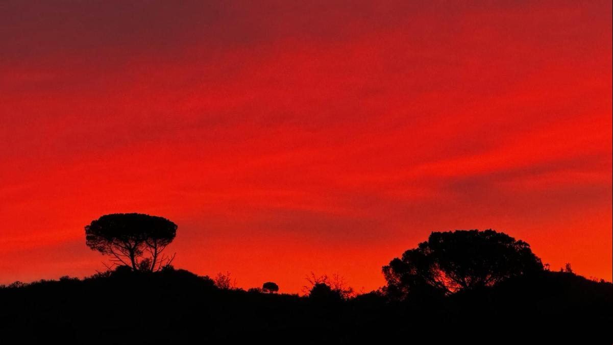 El cielo más marciano de Abrera