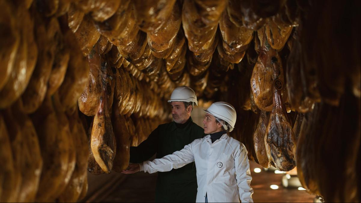 “El jamón ibérico marida con todo”: los trucos de los mejores maestros jamoneros