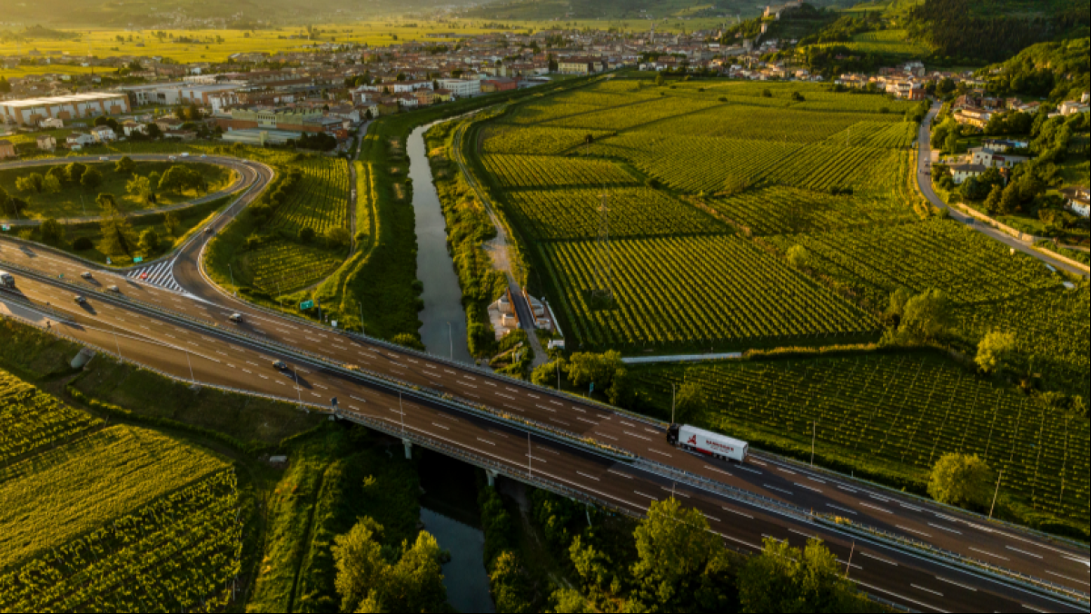 Así se descarboniza la red de autopistas de referencia