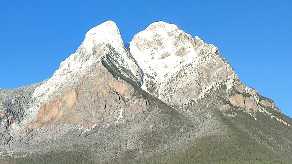 El Pedraforca se cubre de blanco