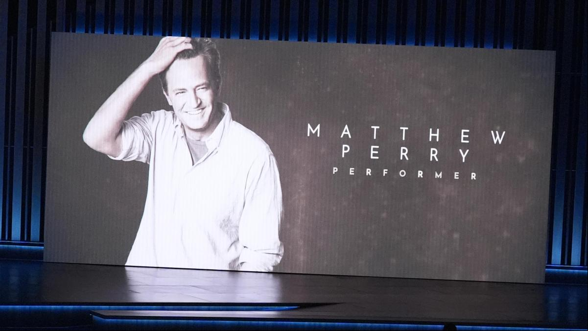 El elegante homenaje a Matthew Perry en los premios Emmy