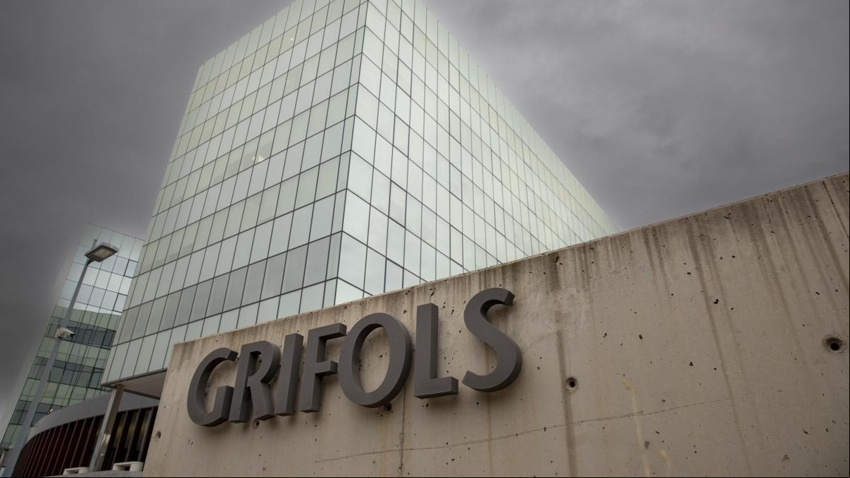 El acosador del BBVA, Mapfre y Bankinter ataca ahora a Grifols