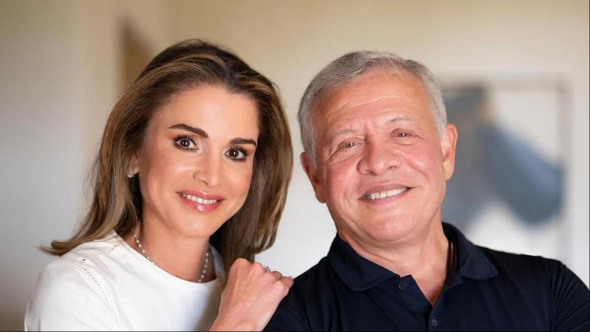 Rania de Jordania también viste de Massimo Dutti: su nuevo fichaje por 26 euros