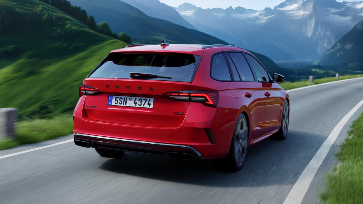 El nuevo Skoda Octavia llega con un atractivo diseño, ChatGPT y motores de gasolina y diésel de hasta 265 CV