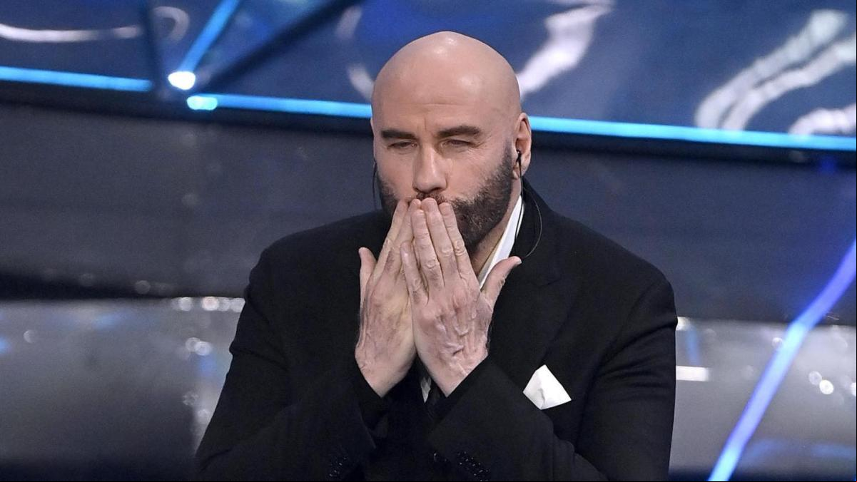 Emotiva imagen de John Travolta para recordar la muerte de su esposa y su hijo