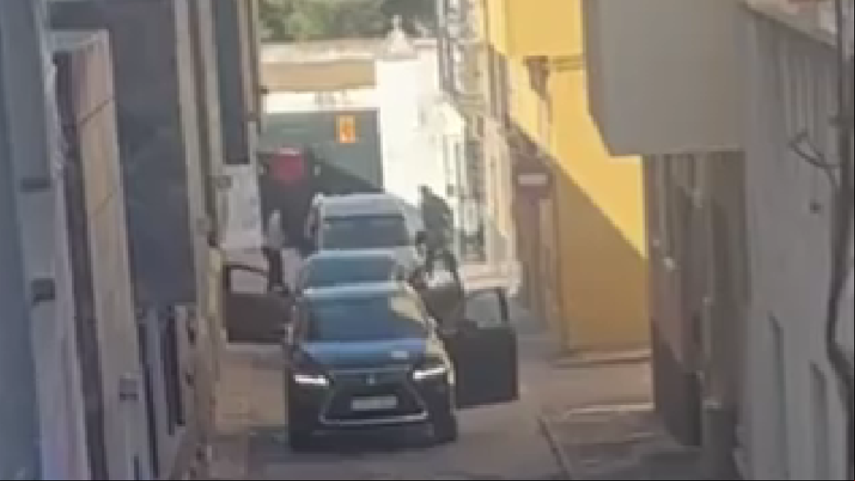 Localizan con heridas de bala al secuestrado en Sanlúcar por un grupo de encapuchados