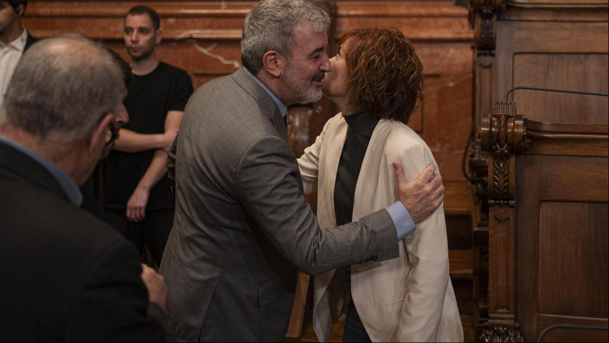 Collboni incrementa el coqueteo con ERC mientras se aleja de Colau