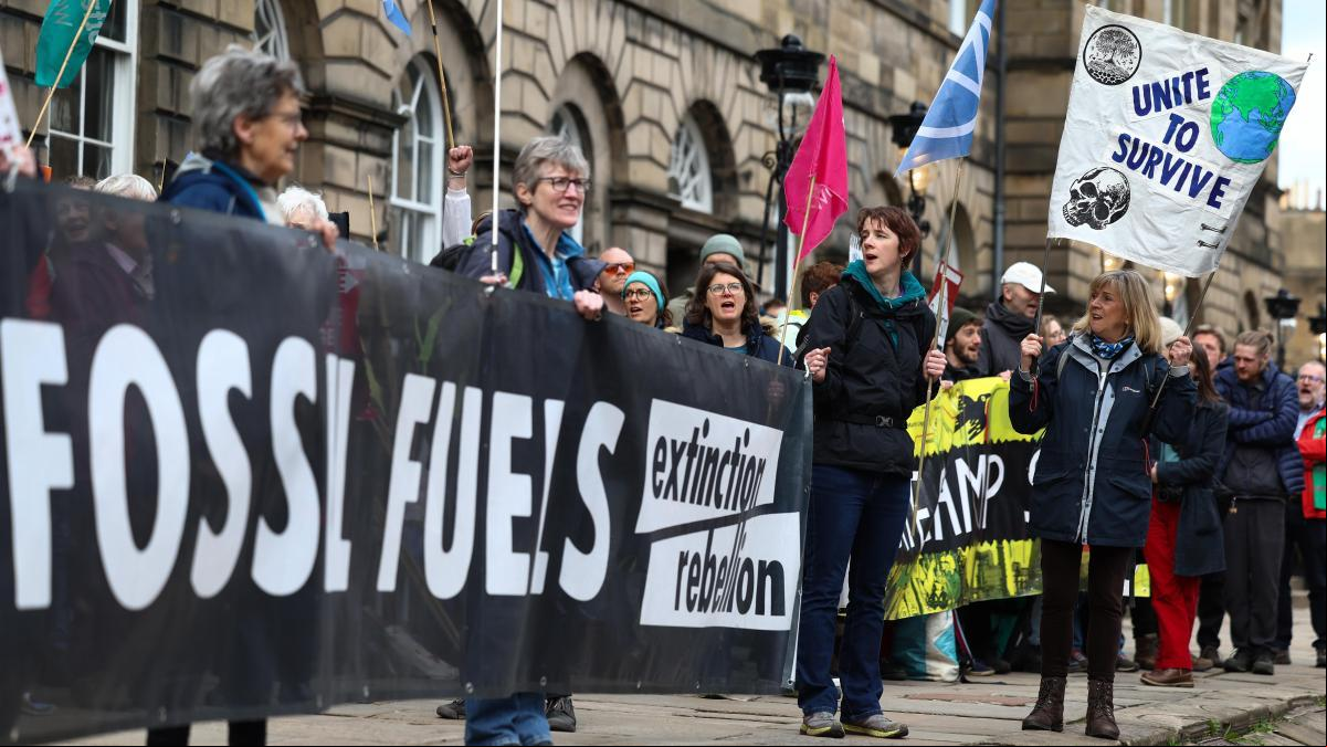 Sin señales de abandono de la energía fósil: las emisiones de CO2 en 2024 marcarán otro récord
