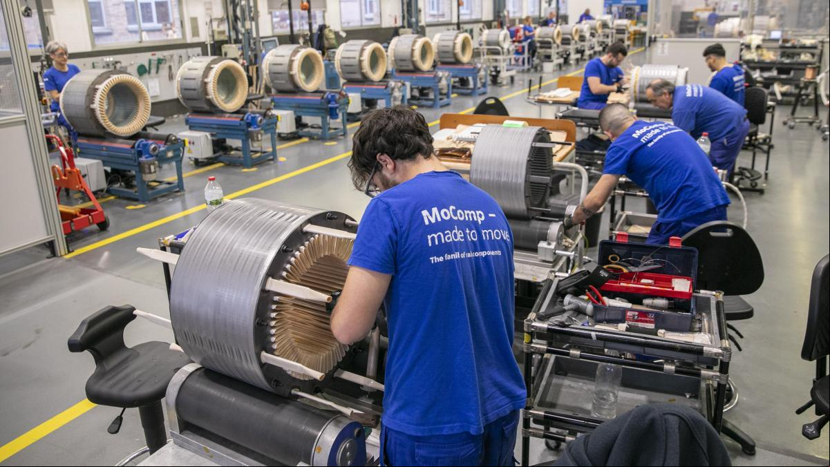 Catalunya cierra abril con 33.000 afiliados más y 7.400 parados menos