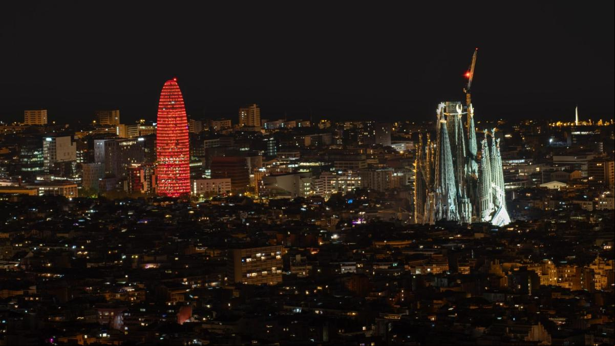 Noche de colosos arquitectónicos en Barcelona