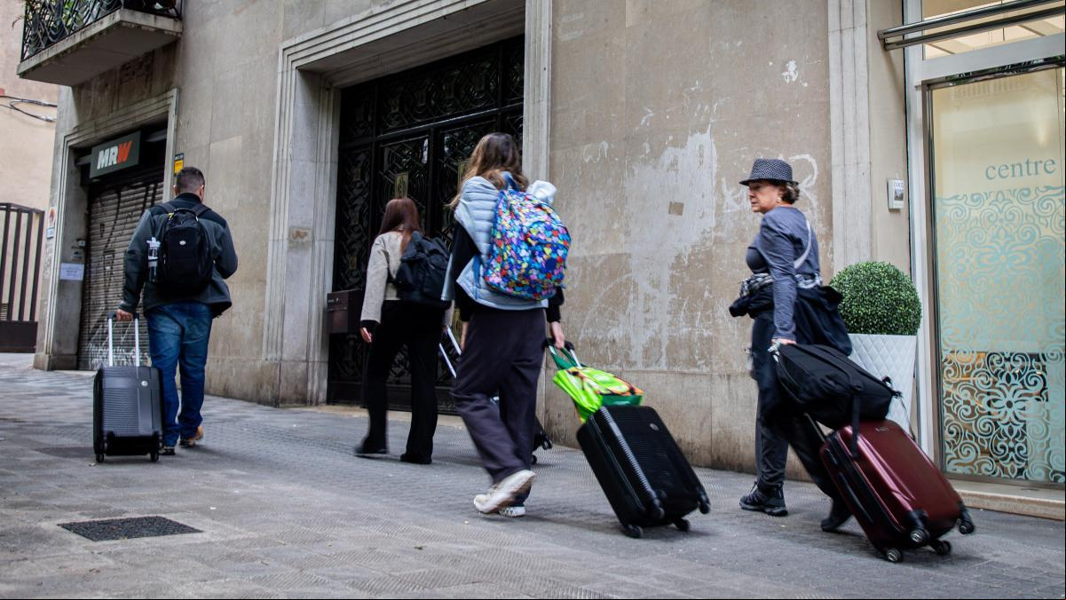 Consumo investiga a gestoras de pisos turísticos por posibles “prácticas engañosas”