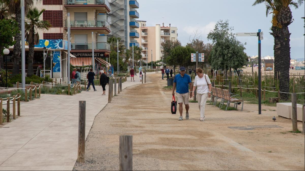 El Maresme deja de ser una comarca emisora de población al aumentar la población estacional