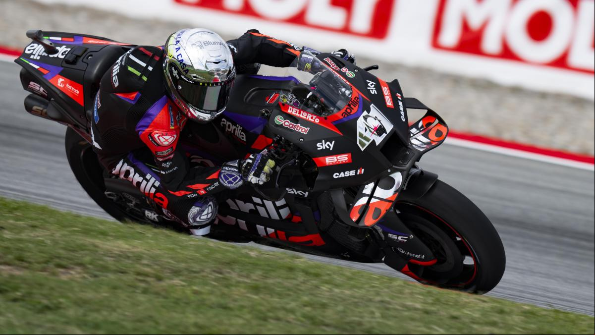 Aleix Espargaró manda en Montmeló y Marc Márquez irá a la repesca