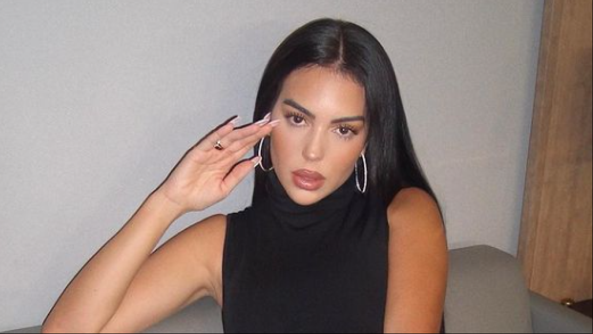 Georgina Rodríguez recupera el mítico chándal de Paris Hilton