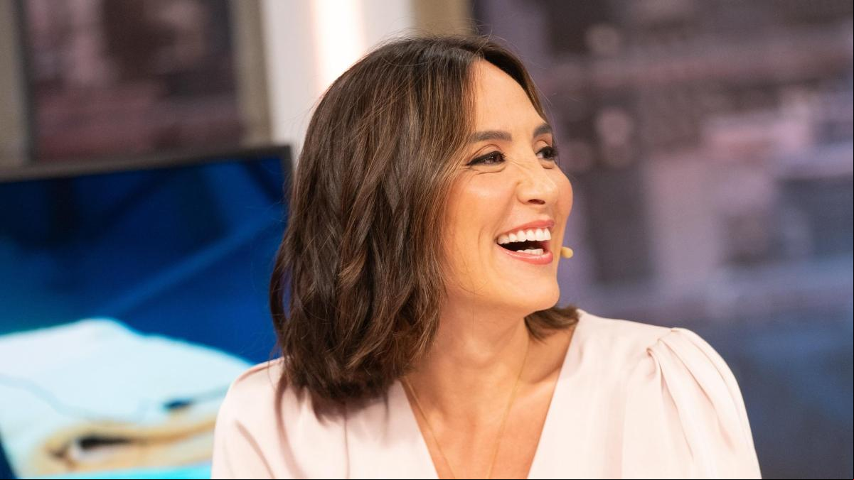 Por menos de 100 euros: Tamara Falcó ficha en la firma favorita de las sas el jersey más chic y atemporal