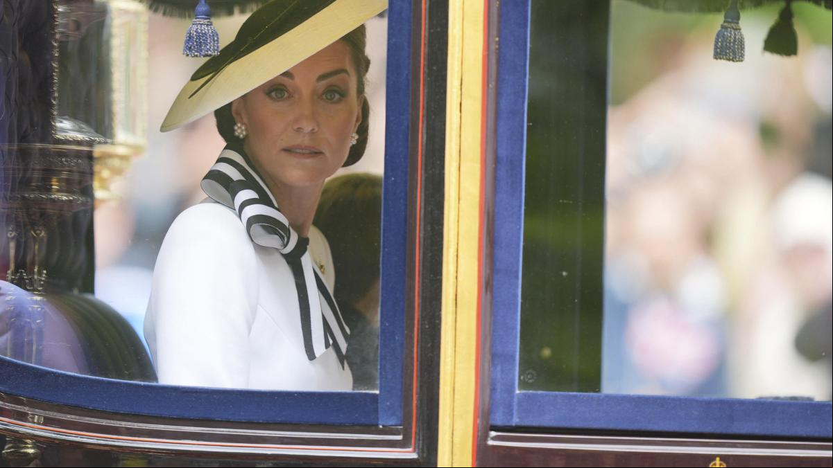 Kate Middleton reaparece en el Trooping the Colour: las imágenes en directo