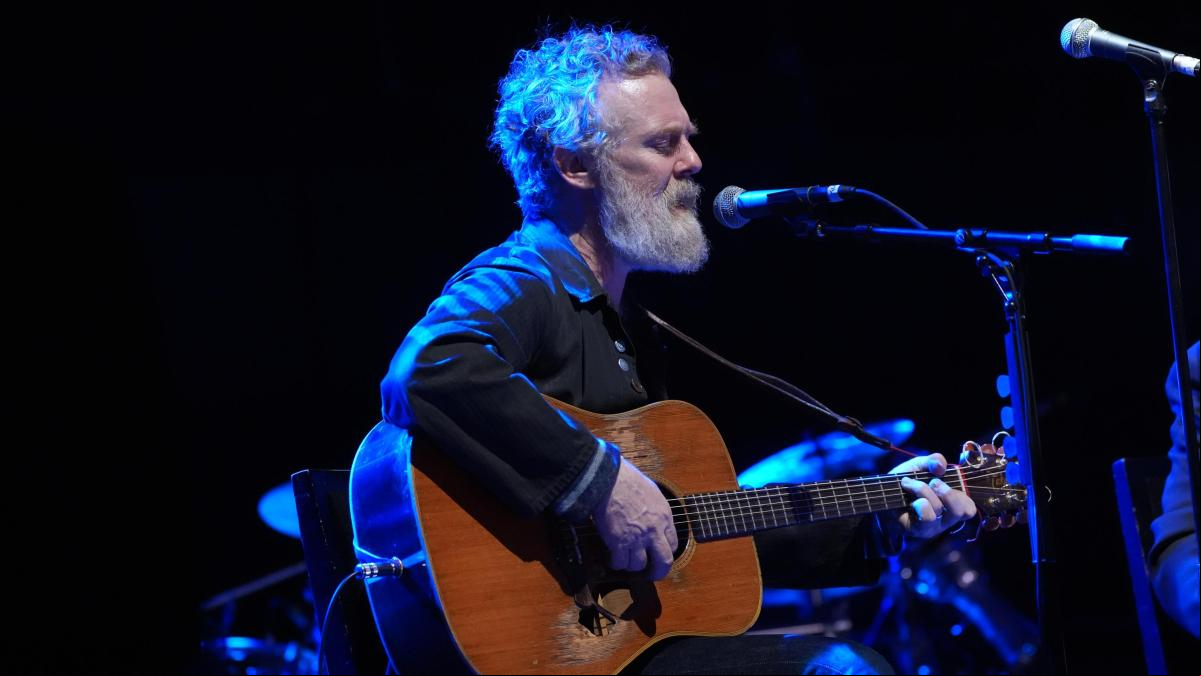 Glen Hansard: “El mundo ha sustituido la conexión espiritual por las redes sociales”