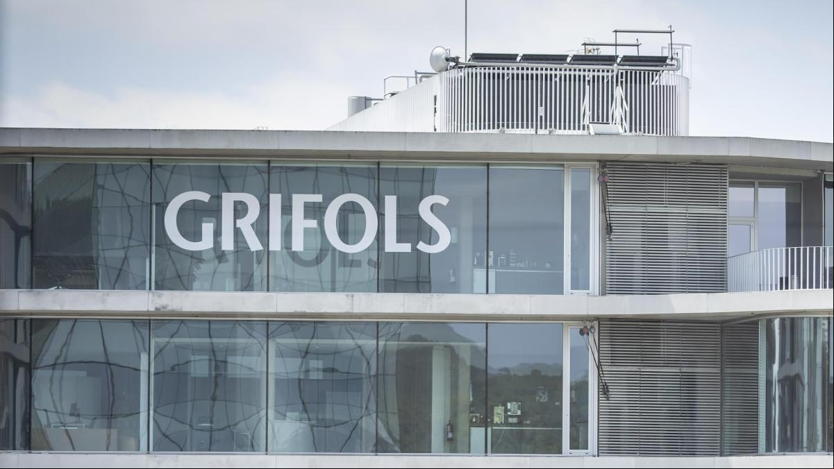 Grifols cae un 12% en bolsa tras el recorte del rating de Moody’s