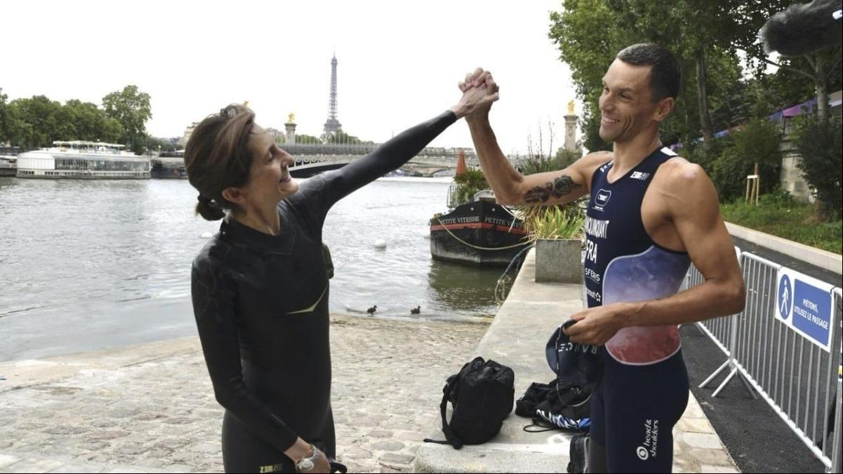 La ministra sa de Deportes se baña en el Sena a trece días de los Juegos de París