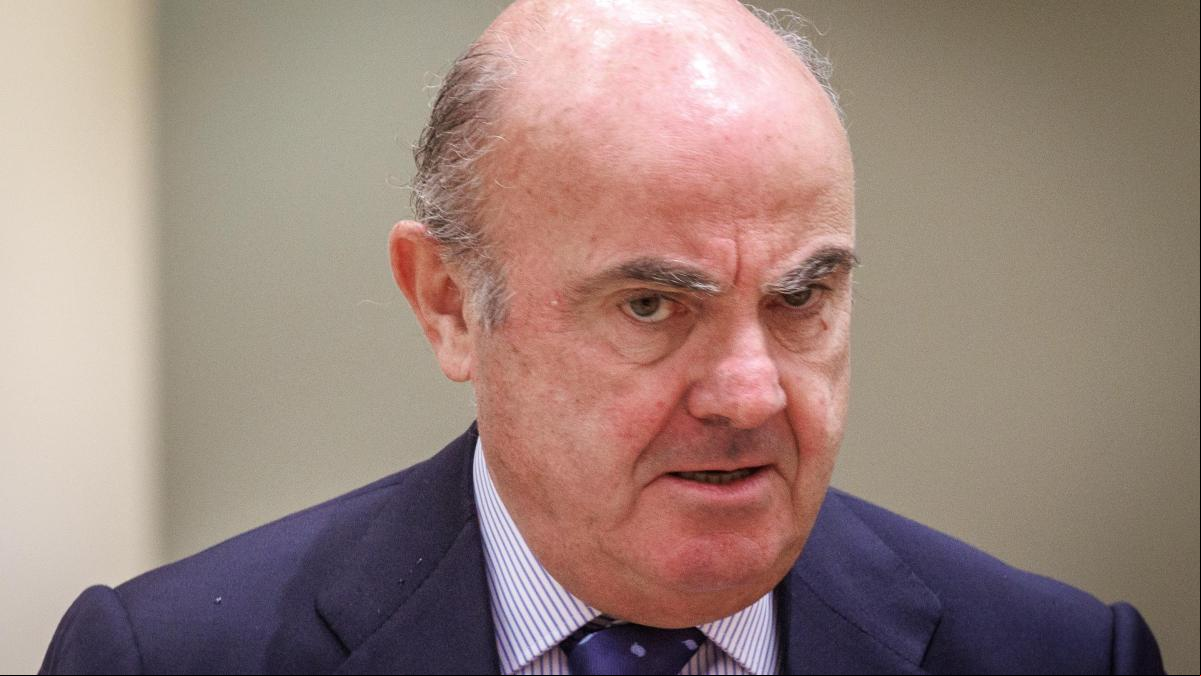 Guindos avisa de que el impuesto a la banca no debería afectar a la concesión de crédito