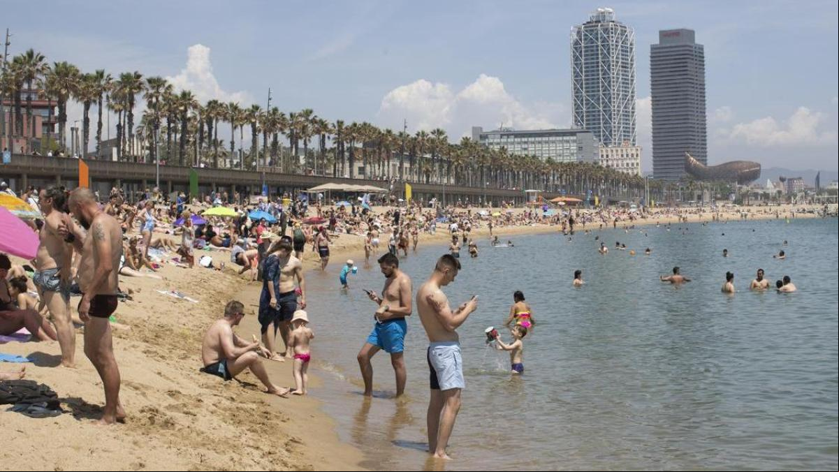 Barcelona refuerza la red de telefonía móvil y dota de cobertura 5G al frente litoral