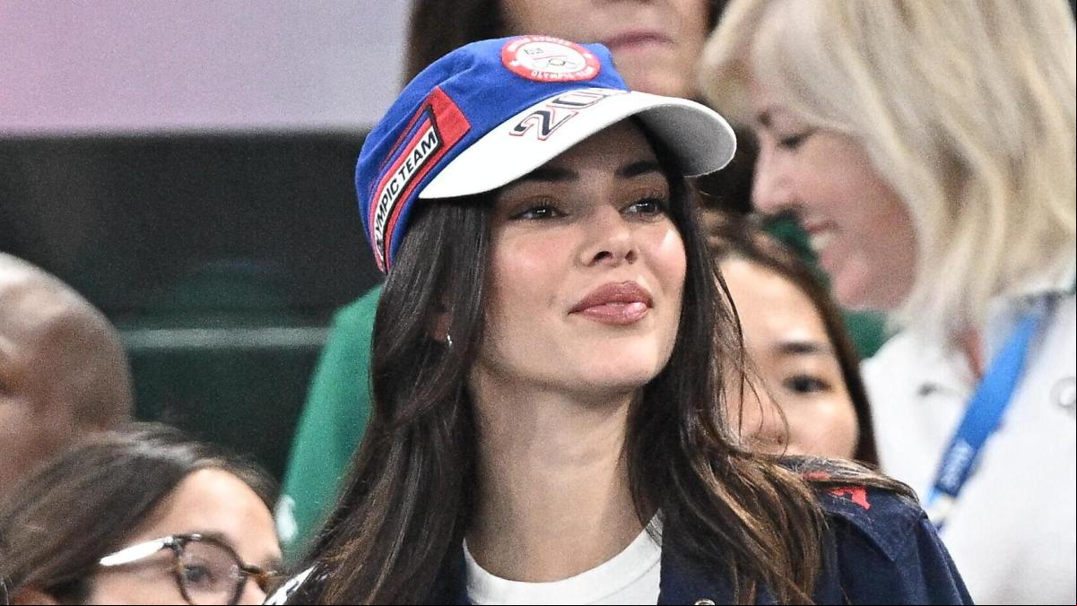 El look olímpico de Kendall Jenner con el calzado más atemporal y chic