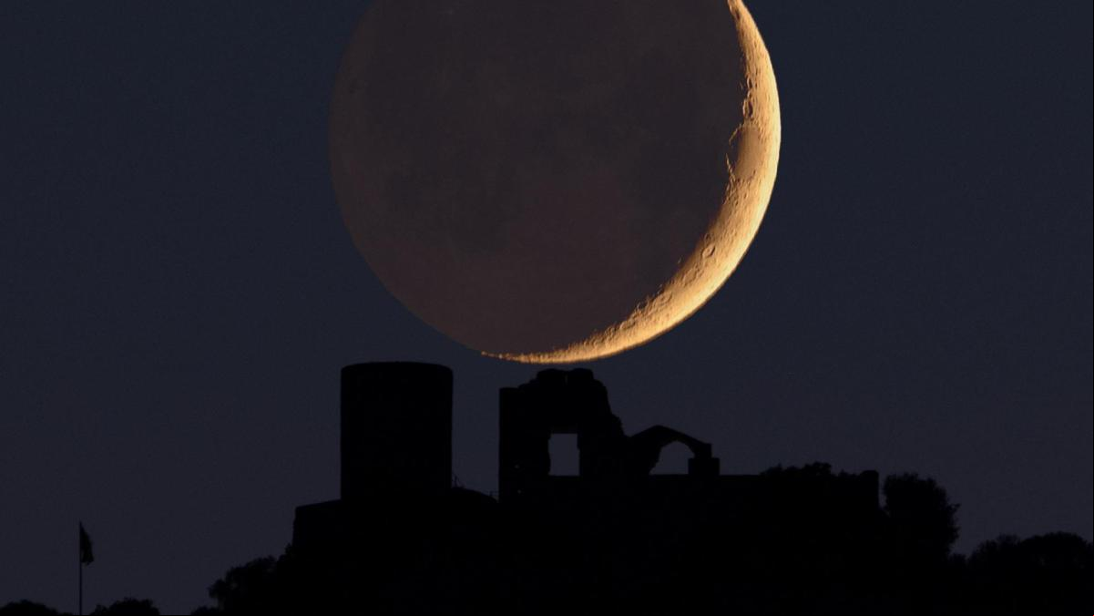 La Luna Cenicienta y El Maresme
