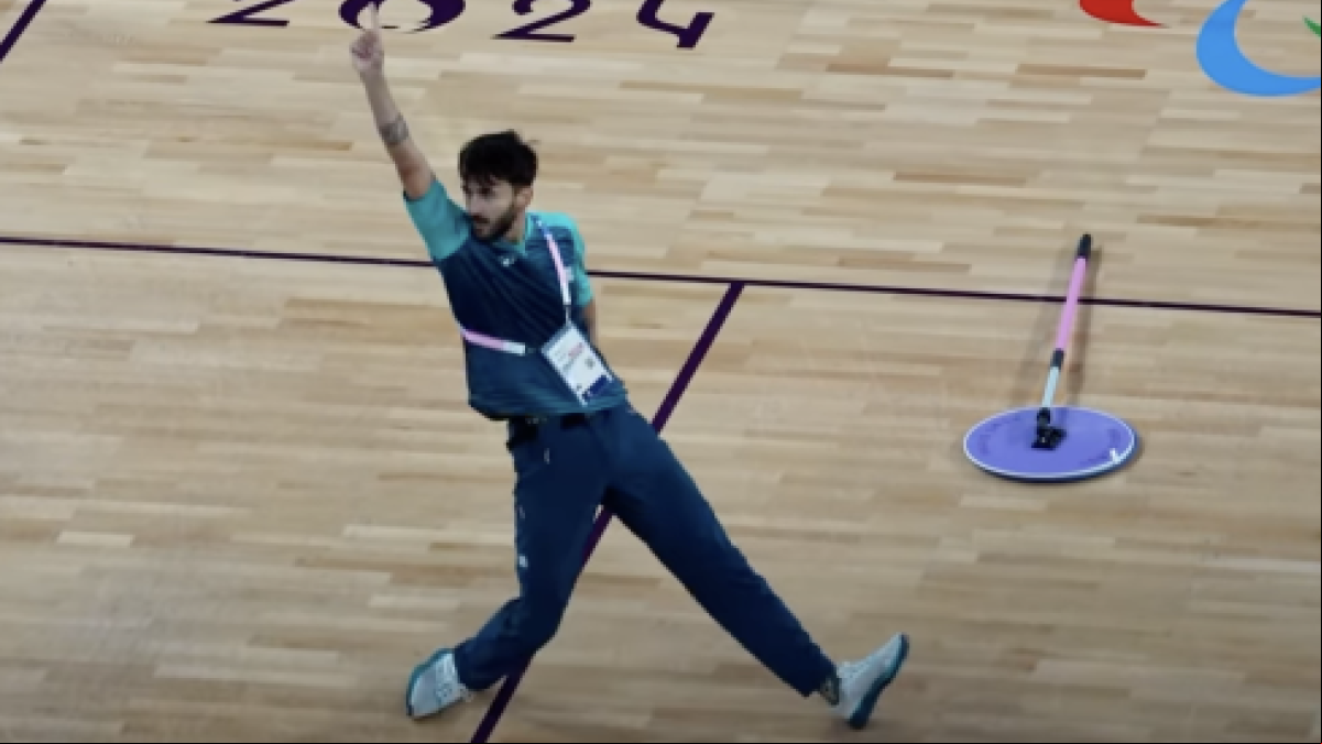 El baile viral de unos voluntarios en los Juegos Paralímpicos de París: “Medalla de oro”