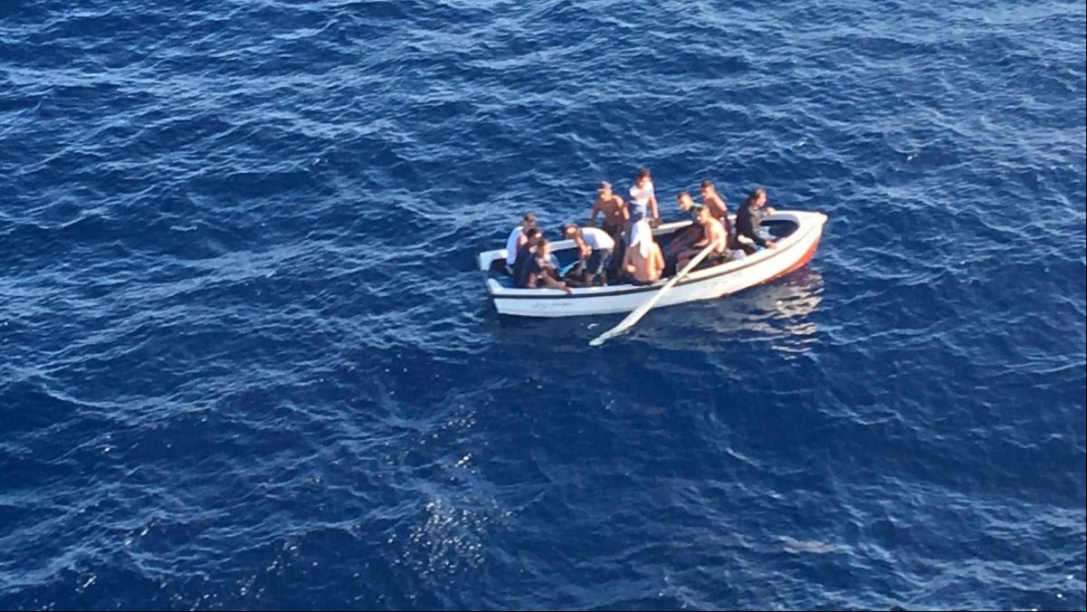 Llegan 13 personas en una nueva patera a aguas de Formentera, entre ellas dos fallecidos y un herido grave