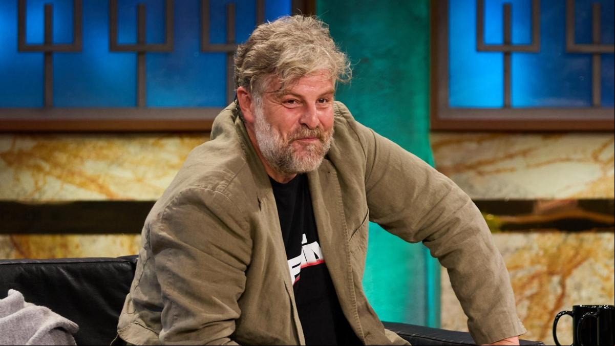 La fulminante cancelación del programa de Carlos Latre tampoco se libra del humor en La Revuelta