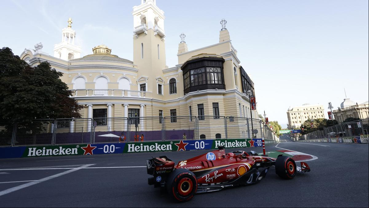 Leclerc, el señor de los sábados de Bakú, persigue acabar con su maldición, con Sainz 3.º; Alonso, 8.º