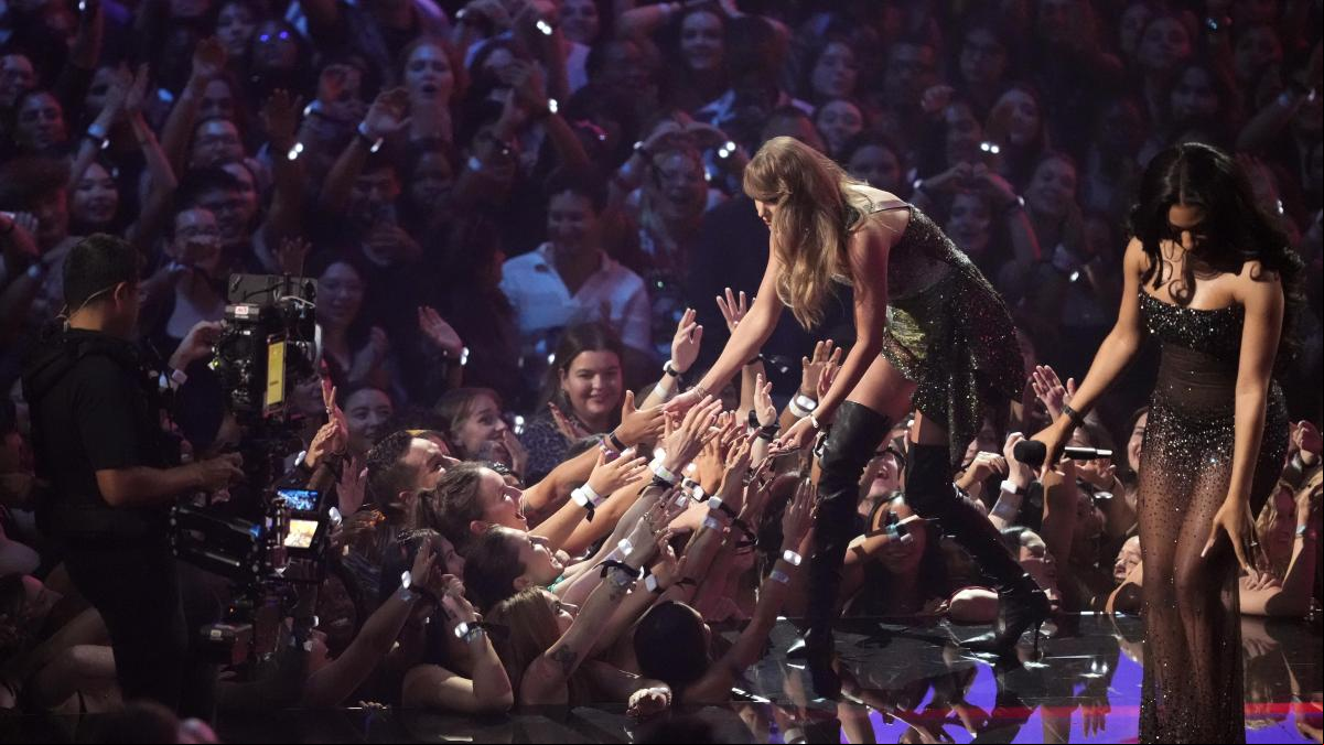 Hölderlin y/o Taylor Swift