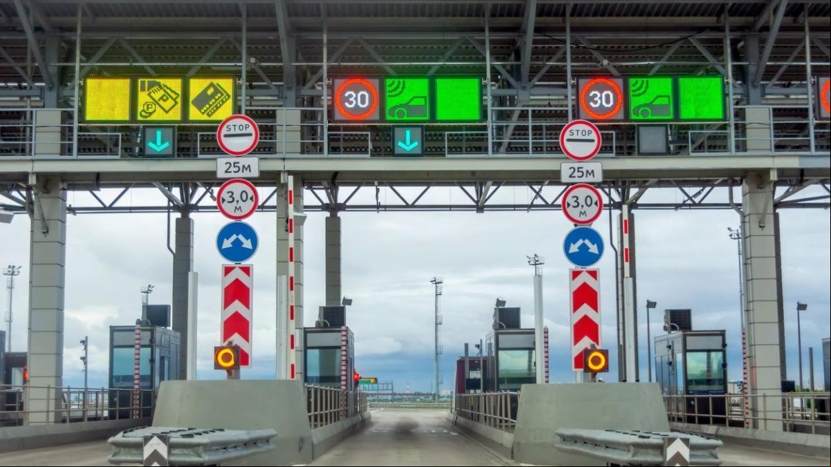 Las autopistas de peaje que ofrecen descuentos de hasta el 75% para los coches eléctricos