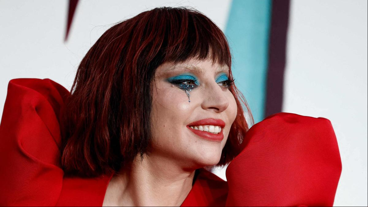 Con cambio de look incluido: Lady Gaga, la nueva reina del estilo arlequín