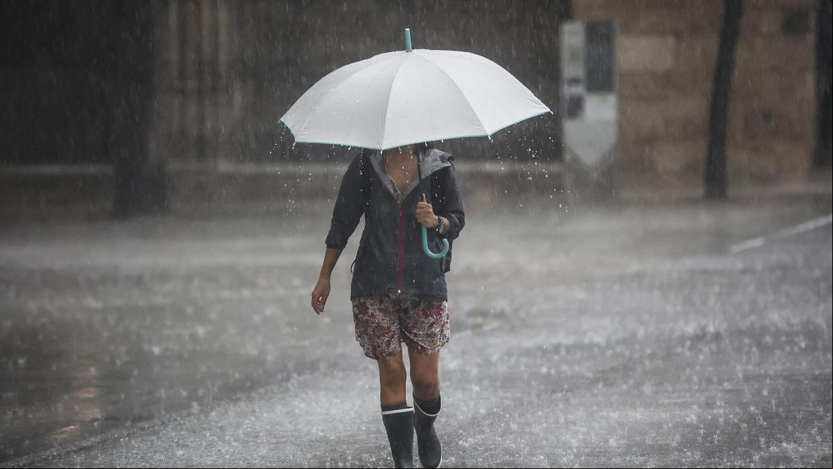 El paso de la Dana en Valencia deja impactantes imágenes de calles totalmente inundadas