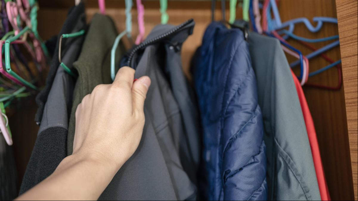 ¿Tienes el anorak con las plumas apelmazadas? Así puedes hacer que vuelva a ser mullido como el primer día
