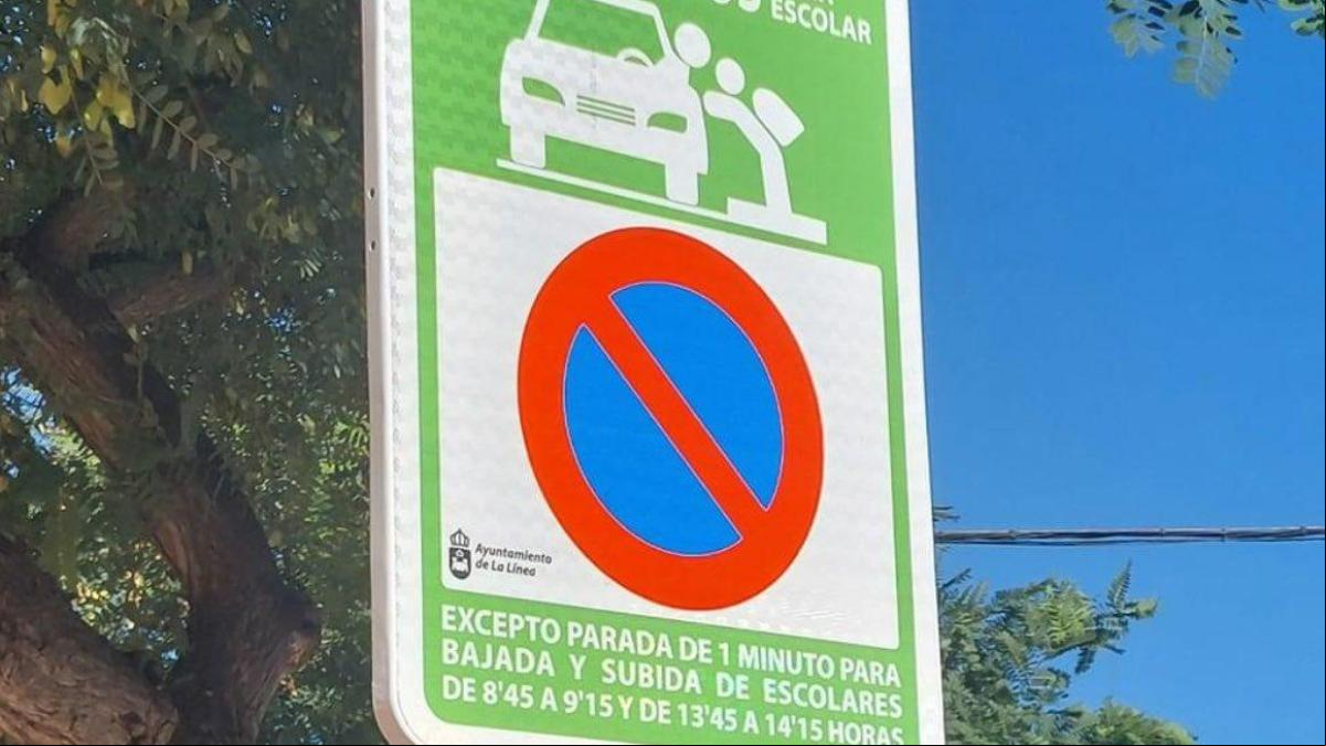La tierna señal para aparcar un minuto delante del colegio dejando a los niños en Cádiz: “Tenemos al mejor alcalde del mundo”