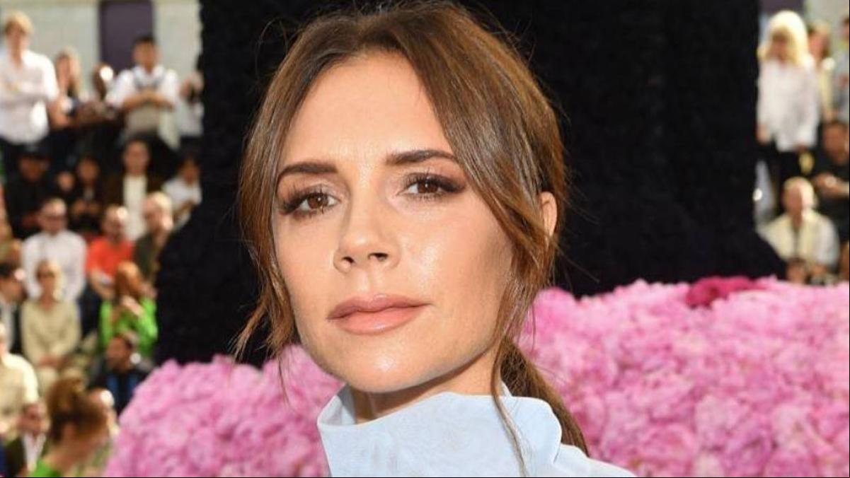 Victoria Beckham y el vestido con el que rompe una de las reglas de oro de la moda: “Para mí, es el equilibrio perfecto entre el refinamiento sutil y el dramatismo de alto voltaje”